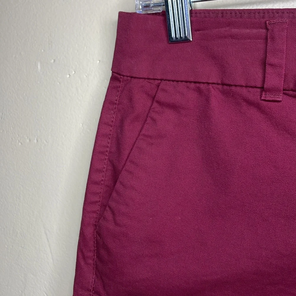 OLD NAVY Everyday Shorts Burgundy Cotton Classic Preppy Chino Style NWT 2